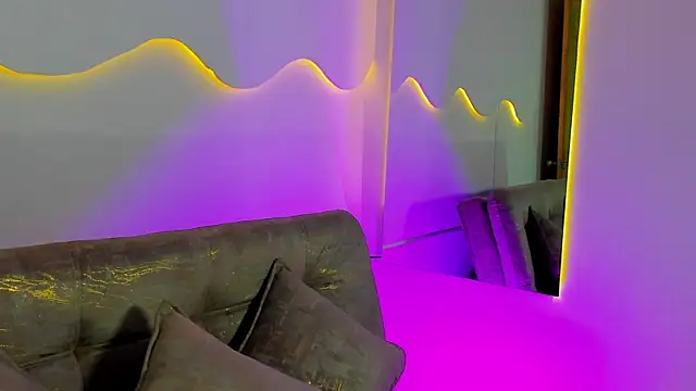 MiaMalcova   online show from 04-25-26, 07:33