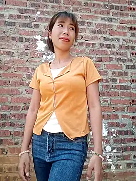 Elena Mia online show from 05-16-26, 12:18