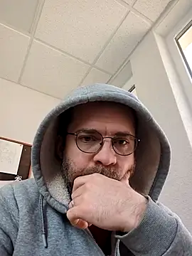 gayboyx77 online show from 04-15-26, 09:38