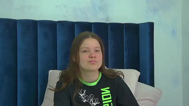 SaraFranklins online show from 04-30-26, 04:46