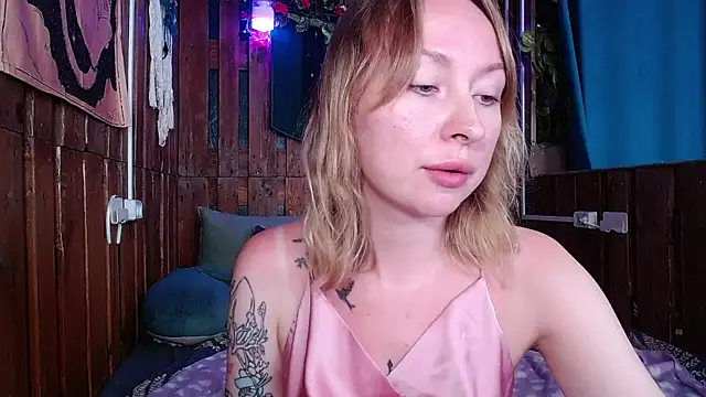 Snapshot of Mimi-Deep chatting on 07-08-26, 07:46 Mimi-Deep online show from 07-08-26, 07:46