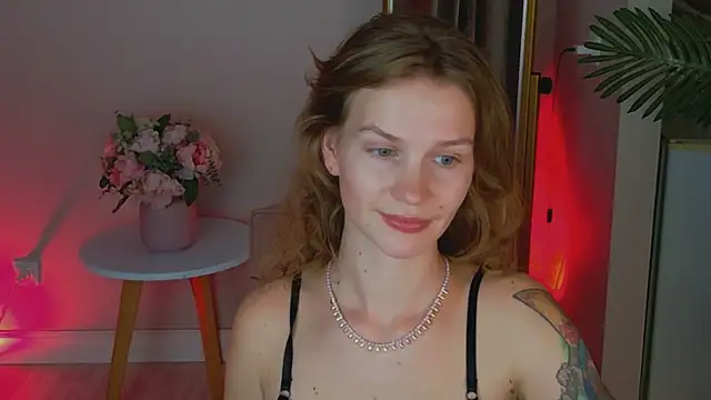 crystalkris  online show from 05-15-26, 06:37