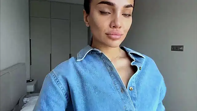 MelindaReny online show from 05-12-26, 08:11
