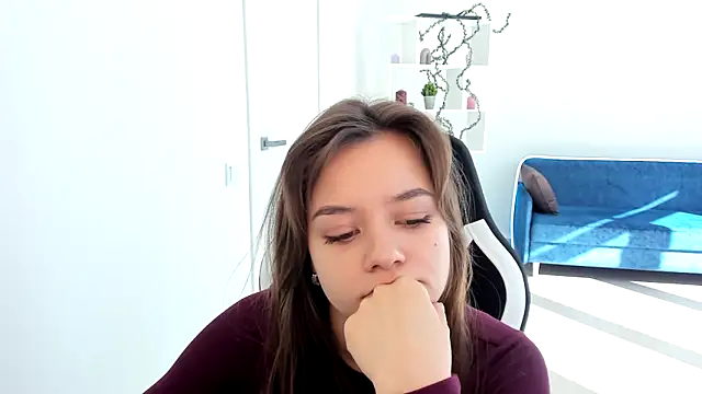 Snapshot of BrunaLinklater chatting on 04-16-26, 11:11 BrunaLinklater online show from 04-16-26, 11:11