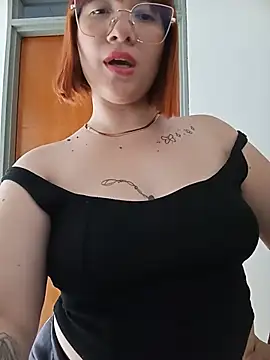 Snapshot of Curves_Nina chatting on 07-18-26, 07:28 Curves Nina online show from 07-18-26, 07:28