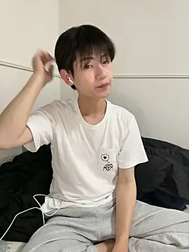 Snapshot of XRIIX chatting on 05-06-26, 12:19 XRIIX online show from 05-06-26, 12:19