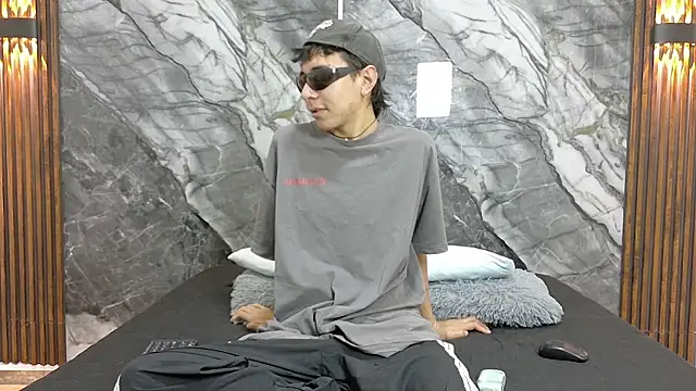 Snapshot of NoahWalker__ chatting on 07-17-26, 11:17 NoahWalker online show from 07-17-26, 11:17