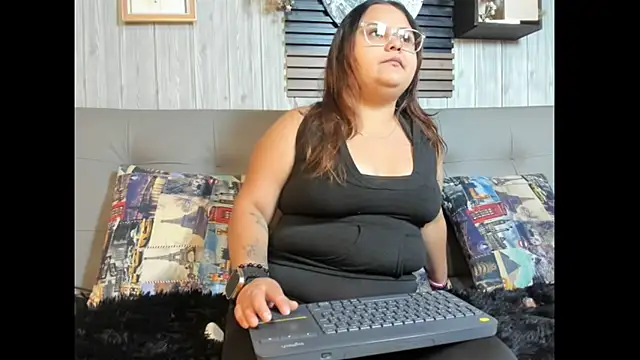 Luna  Cortez online show from 05-06-26, 12:54