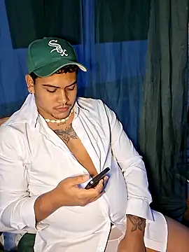 Snapshot of Saul_88 chatting on 04-24-26, 02:47 Saul 88 online show from 04-24-26, 02:47