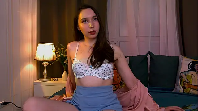 Snapshot of Suzaneey chatting on 07-07-26, 10:47 Suzaneey online show from 07-07-26, 10:47