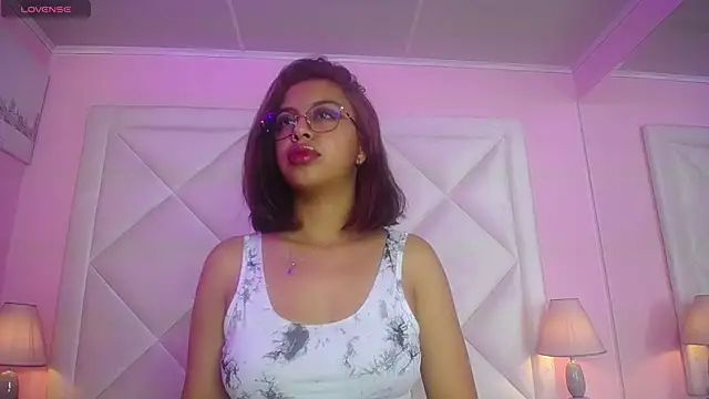 Snapshot of Tinaa_Monroe chatting on 07-01-26, 07:10 Tinaa Monroe online show from 07-01-26, 07:10