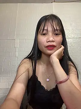 -Lucie-e online show from 04-17-26, 07:55