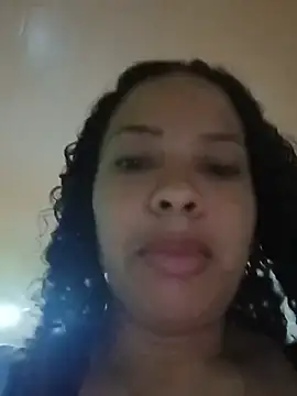 Snapshot of DivaCaliente1 chatting on 06-26-26, 04:33 DivaCaliente1 online show from 06-26-26, 04:33