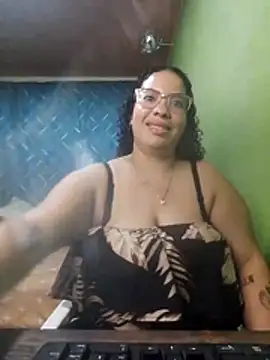 Snapshot of DivaCaliente1 chatting on 07-01-26, 02:13 DivaCaliente1 online show from 07-01-26, 02:13