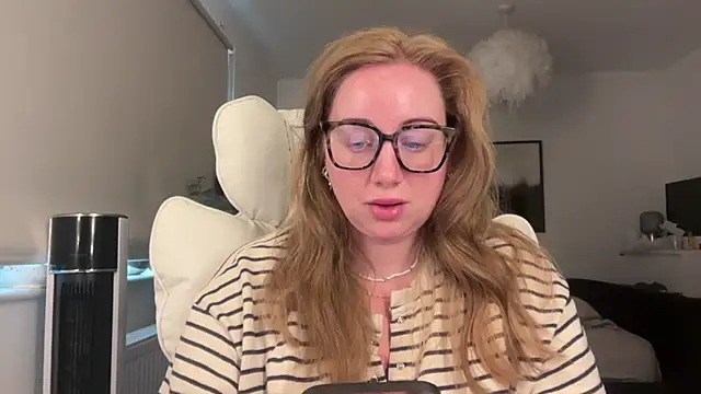 arielsweetieee online show from 05-18-26, 06:08