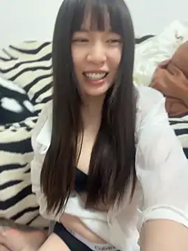 Snapshot of nide-baby chatting on 05-26-26, 02:24 nide-baby online show from 05-26-26, 02:24