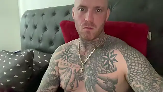 Snapshot of platinum_status chatting on 04-16-26, 02:07 platinum status online show from 04-16-26, 02:07