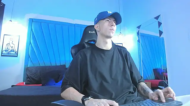 OliverThompsonJS online show from 05-12-26, 05:37