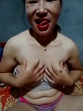 Snapshot of Tieuthu2 chatting on 07-16-26, 12:27 Tieuthu2 online show from 07-16-26, 12:27