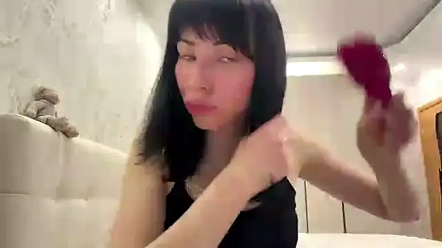 Snapshot of LuisaAlconcel chatting on 05-14-26, 06:37 LuisaAlconcel online show from 05-14-26, 06:37