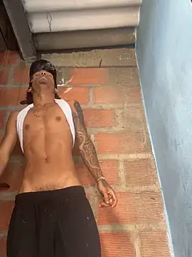 JuanLpLp online show from 04-17-26, 03:04