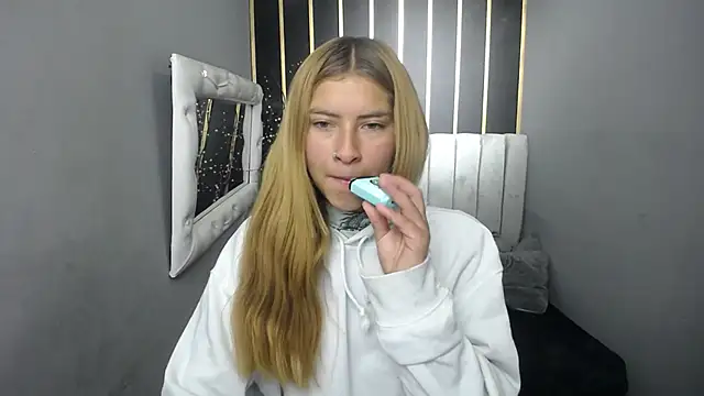 nancy blonde online show from 05-15-26, 01:07