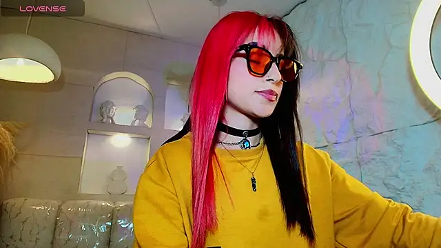 Moon Red r online show from 07-09-26, 08:02