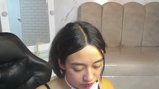 Snapshot of Little_Samy_v chatting on 05-10-26, 01:33 Little Samy v online show from 05-10-26, 01:33