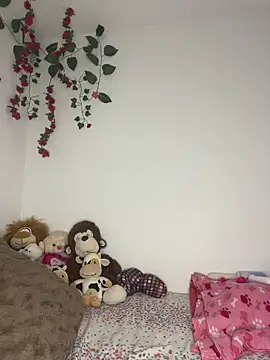 Daphnne Curly online show from 05-17-26, 04:54