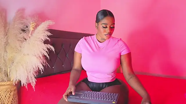 Thalyanna ebonny online show from 05-05-26, 07:44