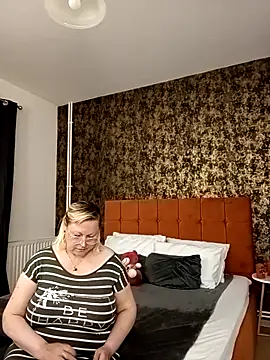 I amVeronicle online show from 04-27-26, 06:06
