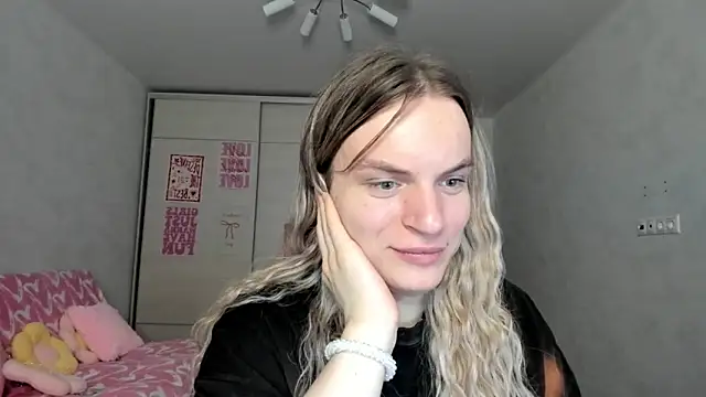 milliKira006 online show from 05-26-26, 07:54