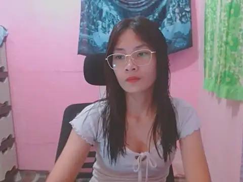 Snapshot of Sweetsexylady19 chatting on 05-19-26, 12:55 Sweetsexylady19 online show from 05-19-26, 12:55