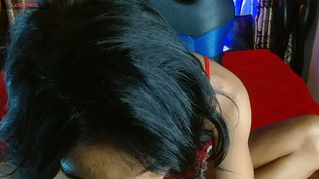 Hecate doll online show from 04-29-26, 05:30