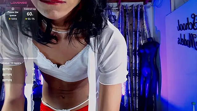 Snapshot of Hecate_doll chatting on 06-11-26, 12:32 Hecate doll online show from 06-11-26, 12:32