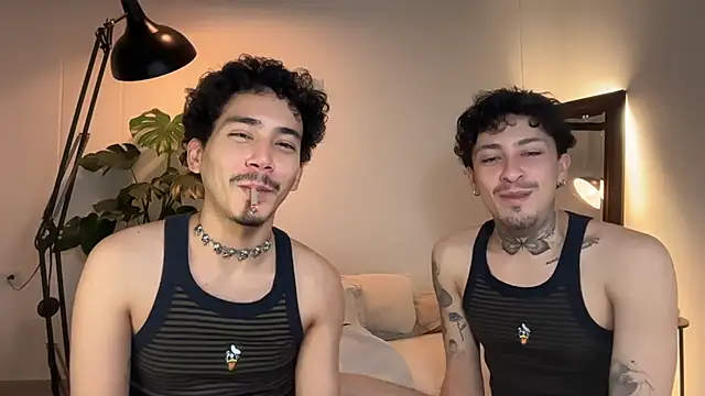 Snapshot of Noah_and_Steven chatting on 05-23-26, 02:43 Noah and Steven online show from 05-23-26, 02:43