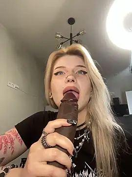 DriveThruCiri online show from 05-03-26, 07:36