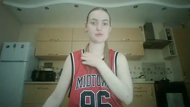 Snapshot of Lisanta chatting on 07-17-26, 07:41 Lisanta online show from 07-17-26, 07:41