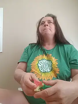 M3LLOJ3LLO69 online show from 05-16-26, 04:28