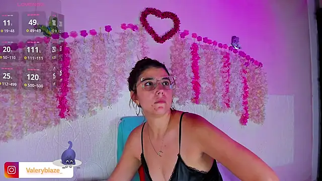 ValeryBlaze  online show from 06-17-26, 07:04