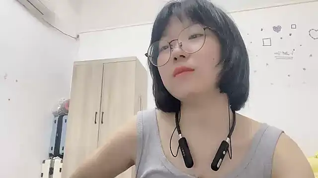 Belle-LL online show from 05-03-26, 02:56