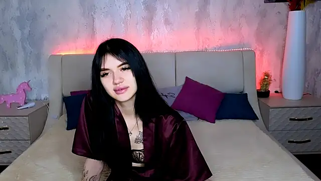 Holly Beck online show from 05-19-26, 12:49