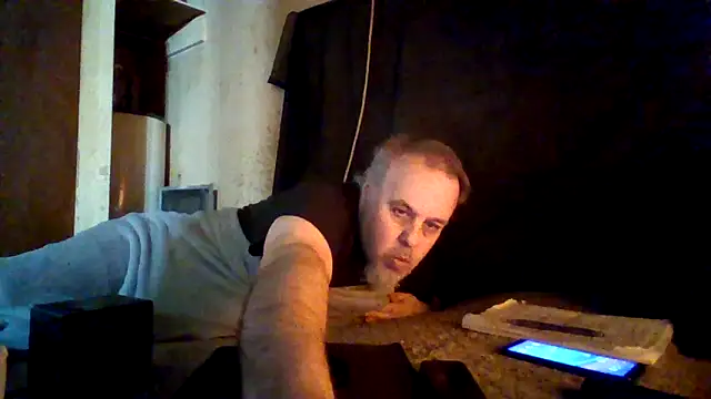 Snapshot of Nightshade1195 chatting on 05-13-26, 04:04 Nightshade1195 online show from 05-13-26, 04:04