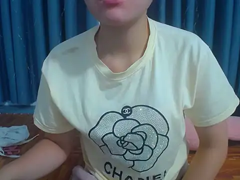Mimi 200 online show from 05-19-26, 02:07