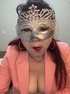 lucy-698 online show from 05-01-26, 12:32