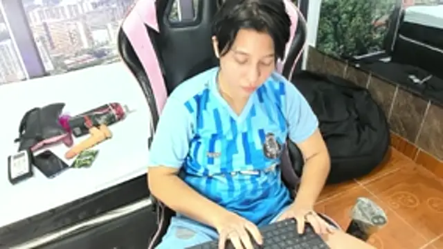 Snapshot of CloeAndKalifa chatting on 07-18-26, 04:27 CloeAndKalifa online show from 07-18-26, 04:27