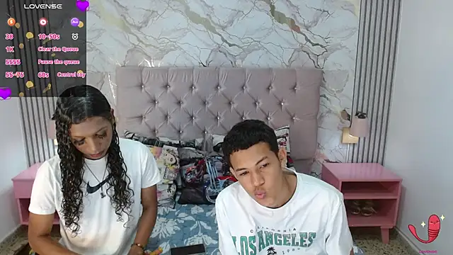 Mia Hiills online show from 05-11-26, 12:44