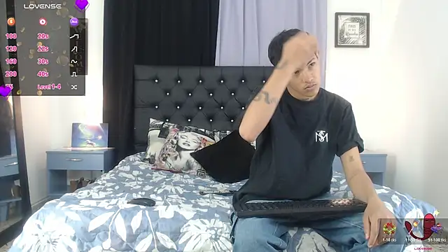 Mia Hiills online show from 05-13-26, 08:06