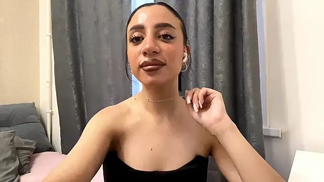 AngellaBarbini online show from 04-27-26, 01:09