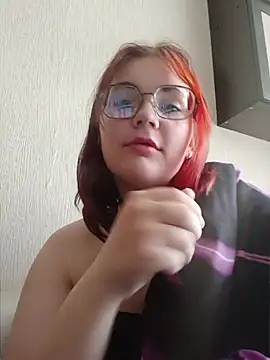 LoisFox online show from 04-24-26, 12:07